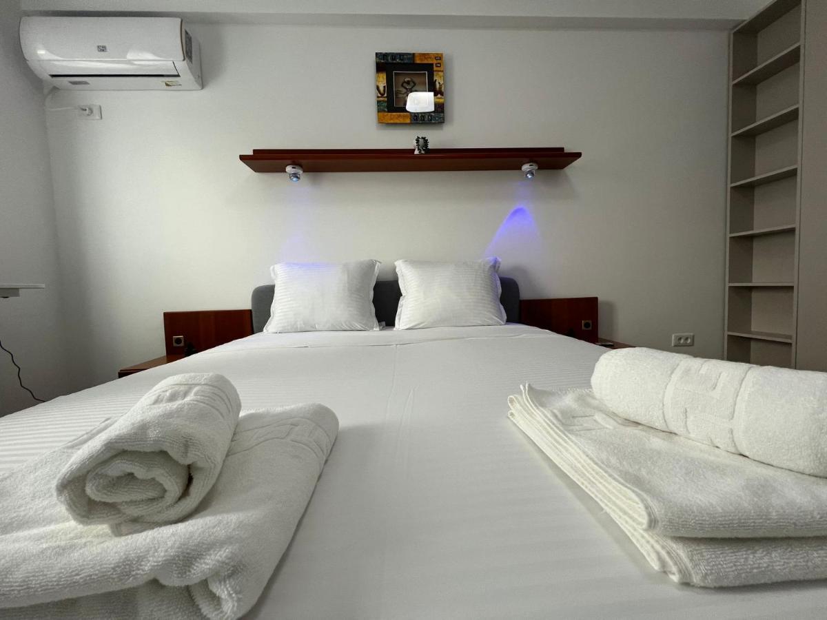 Perfect Host Palas 2 Rooms Яш Екстериор снимка