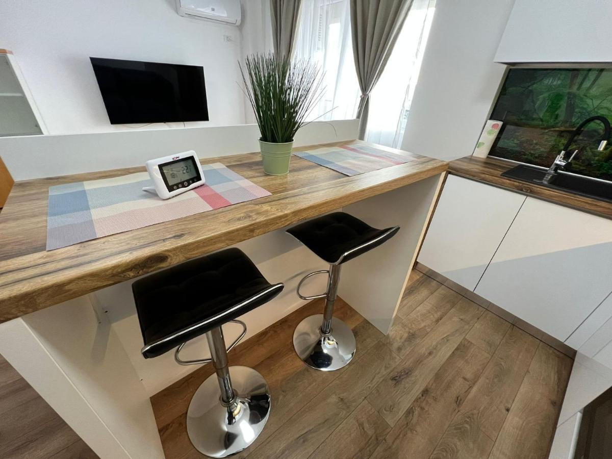 Perfect Host Palas 2 Rooms Яш Екстериор снимка